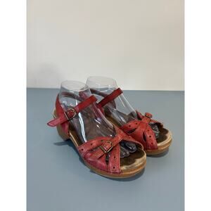 Dansko sandals size 39 red buckles platform pretty worn